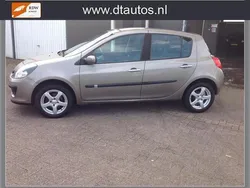 Bruin Gebruikt 2008 Renault Clio II Hatchback | € 2.350 (Eerlijke prijs)