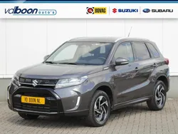 Grijs Gebruikt 2024 Suzuki Vitara Style SUV | € 27.795 (Eerlijke prijs)