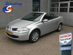 Grijs, metallic lak Gebruikt 2009 Renault Mégane Cabriolet Cabriolet | € 3.950 (Eerlijke prijs)