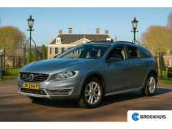 Blauw Gebruikt 2019 Volvo V60 CC Stationwagen | € 28.395