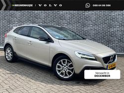 Bruin Gebruikt 2016 Volvo V40 CC Stationwagen | € 23.899 (Duur)