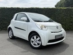 Wit, metallic lak Gebruikt 2009 Toyota iQ Comfort Hatchback | € 5.950