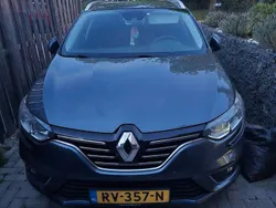 Blauw Gebruikt 2016 Renault Mégane GrandTour Bose Edition Stationwagen | € 7.500 (Eerlijke prijs)