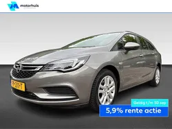 Grijs Gebruikt 2017 Opel Astra Edition Stationwagen | € 10.940 (Eerlijke prijs)