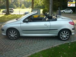 Grijs Gebruikt 2002 Peugeot 206 Cabriolet | € 1.250 (Goede deal)
