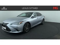 Grijs Gebruikt 2025 Lexus ES300H Sedan | € 59.950 (Eerlijke prijs)