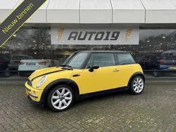 Geel Gebruikt 2002 Mini Cooper Hatchback | € 2.419