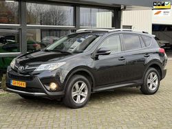Zwart (metallic) Gebruikt 2015 Toyota RAV4 SUV | € 15.000 (Goede deal)