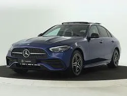 Donker sodalietblauw metaalkleur metallic Nieuw 2025 Mercedes 300 AMG line Sedan | € 59.783 (Super prijs)