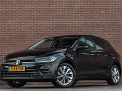 Zwart (parellak) Gebruikt 2022 VW Polo Style Hatchback | € 18.950 (Goede deal)