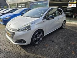 Wit Gebruikt 2016 Peugeot 208 GT-line Hatchback | € 6.999 (Eerlijke prijs)