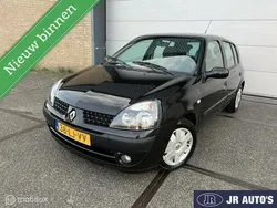 Zwart Gebruikt 2003 Renault Clio II Hatchback | € 1.745 (Eerlijke prijs)