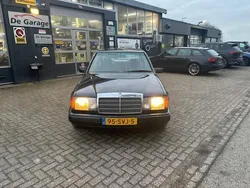 Zwart Gebruikt 1986 Mercedes 200 Sedan | € 9.500