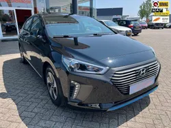 Zwart, metallic lak Gebruikt 2020 Hyundai Ioniq Premium Sedan | € 18.940 (Eerlijke prijs)