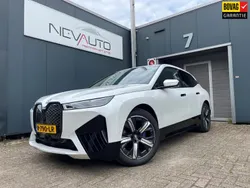 Wit, metallic lak Gebruikt 2022 BMW iX Executive SUV | € 53.400 (Eerlijke prijs)