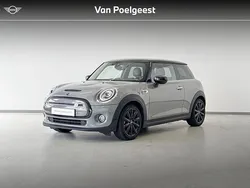 Moonwalk grey Gebruikt 2020 Mini Cooper Hatchback | € 16.495
