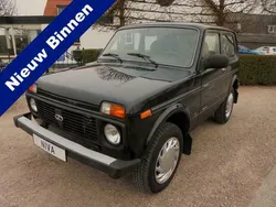 Zwart Gebruikt 2012 Lada niva SUV | € 9.750