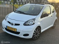 Wit Gebruikt 2011 Toyota Aygo Hatchback | € 1.950 (Super prijs)