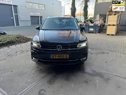 Zwart Gebruikt 2016 VW Tiguan Highline SUV | € 16.950 (Eerlijke prijs)