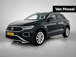 Zwart Gebruikt 2022 VW T-Roc Life SUV | € 23.400 (Eerlijke prijs)