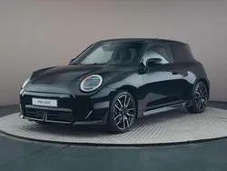 Zwart Nieuw 2025 Mini Cooper Hatchback | € 35.900 (Iets duurder)