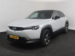 Ceramic white (wit metallic) Gebruikt 2021 Mazda MX30 Comfort SUV | € 17.450 (Eerlijke prijs)