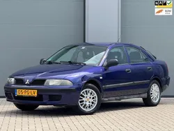 Blauw, metallic lak Gebruikt 2004 Mitsubishi Carisma Hatchback | € 3.950