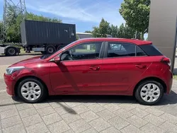 Red passion (rood metallic) Gebruikt 2018 Hyundai i20 Comfort Hatchback | € 9.995 (Eerlijke prijs)