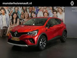 Rouge flamme nnp (rood metallic) Gebruikt 2024 Renault Captur Evolution SUV | € 23.945 (Eerlijke prijs)
