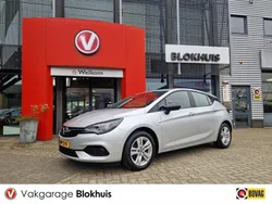 Grijs Gebruikt 2021 Opel Astra Edition Hatchback | € 13.945 (Eerlijke prijs)