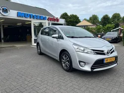 Zilver Gebruikt 2013 Toyota Verso MPV | € 11.750 (Eerlijke prijs)