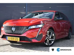 Rood, metallic lak Gebruikt 2023 Peugeot 308 Allure Stationwagen | € 24.900 (Goede deal)