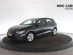 Grijs Gebruikt 2021 VW Golf VIII Life Hatchback | € 18.600 (Eerlijke prijs)
