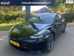Zwart, metallic lak Gebruikt 2019 Tesla Model 3 Standard Range Sedan | € 15.945 (Eerlijke prijs)