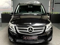 Zwart Gebruikt 2016 Mercedes V220 MPV | € 28.650 (Goede deal)