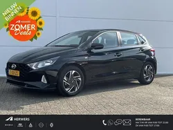 Phantom black (x5b) Gebruikt 2023 Hyundai i20 Comfort Hatchback | € 20.935 (Eerlijke prijs)