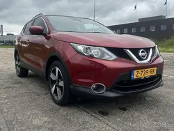 Rood Gebruikt 2015 Nissan Qashqai SUV | € 13.000 (Eerlijke prijs)