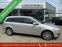 Grijs Gebruikt 2008 Opel Astra Executive Stationwagen | € 3.499 (Iets duurder)