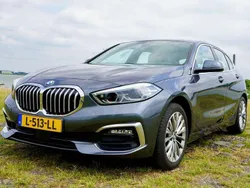 Grijs Gebruikt 2021 BMW 118 Luxury Line Hatchback | € 25.750 (Eerlijke prijs)