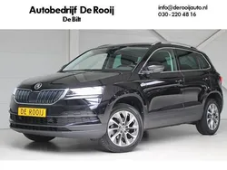Zwart, metallic lak Gebruikt 2022 Skoda Karoq Ambition SUV | € 24.950 (Eerlijke prijs)