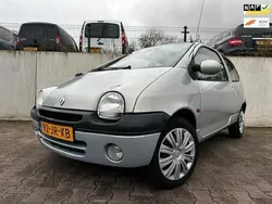 Grijs Gebruikt 2002 Renault Twingo Hatchback | € 1.444 (Eerlijke prijs)