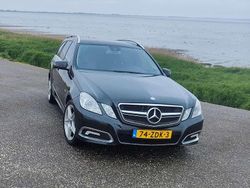 Zwart Gebruikt 2010 Mercedes E200 Stationwagen | € 9.975 (Duur)