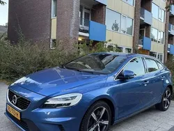 Blauw Gebruikt 2017 Volvo V40 Stationwagen | € 13.500 (Eerlijke prijs)