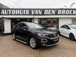 Zwart Gebruikt 2018 VW T-Roc R-line SUV | € 21.945 (Eerlijke prijs)