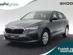 Grijs Nieuw 2025 Skoda Scala Essence Hatchback | € 25.490 (Goede deal)
