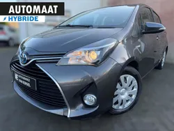 Grijs Gebruikt 2015 Toyota Yaris Hybrid Hatchback | € 13.450 (Eerlijke prijs)
