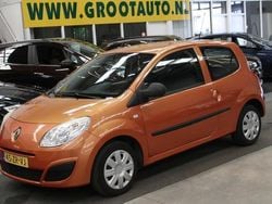 Oranje Gebruikt 2008 Renault Twingo Authentique Hatchback | € 2.744 (Goede deal)
