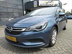 Blauw Gebruikt 2017 Opel Astra Edition Stationwagen | € 8.950 (Goede deal)