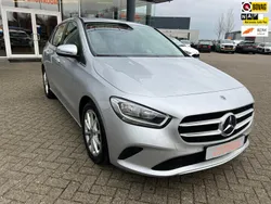 Zilver, metallic lak Gebruikt 2022 Mercedes B180 MPV | € 25.940 (Eerlijke prijs)