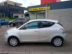 Grijs, metallic lak Gebruikt 2012 Lancia Ypsilon Platinum Hatchback | € 6.950 (Duur)